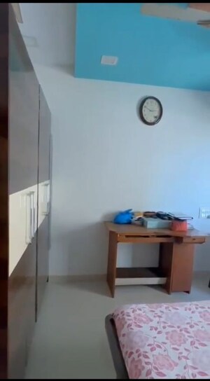 Room in 2 BHK Apartment at Dadar West – for Rent