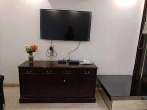 Furnished Amenities in 3 BHK Builder Floor at Greater Kailash I – for Rent
