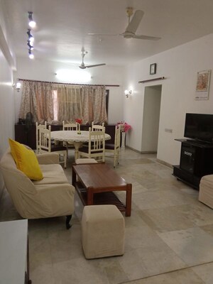 Living Room in 3 BHK Apartment at Civil Lines – for Rent