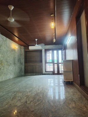3 BHK Builder Floor For Rent in Sukhdev Vihar