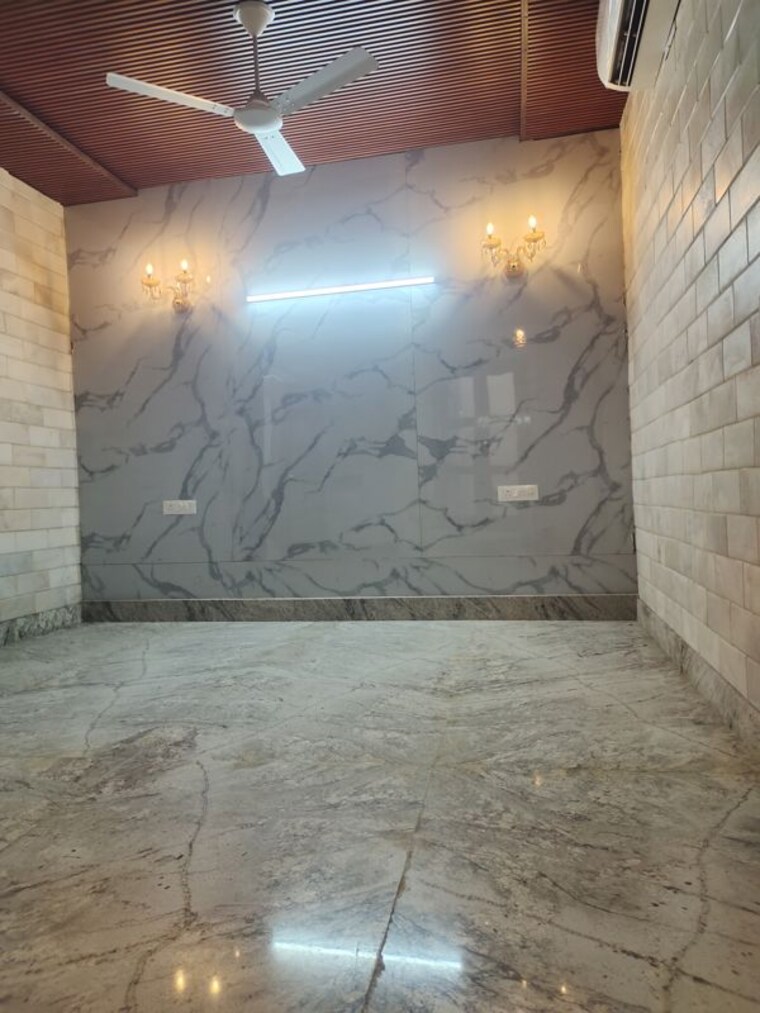 Bathroom, sukhdev vihar 3 Bedroom 2700 Sq.Ft. Builder Floor In Sukhdev Vihar Delhi 10752970