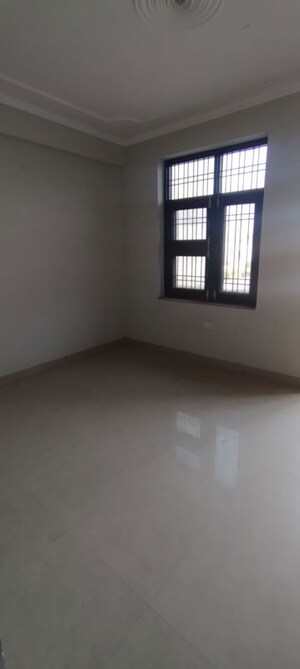 Room in 3 BHK Apartment at Shanti Nagar – for Rent