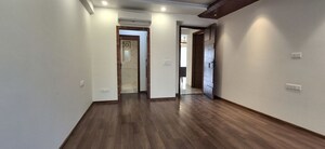 Room in 3 BHK Builder Floor at Sushant Lok I – for Rent
