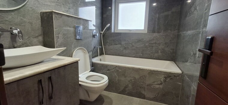 Bathroom, sushant lok i 3 Bedroom 2200 Sq.Ft. Builder Floor In Sushant Lok I Gurgaon 10752991