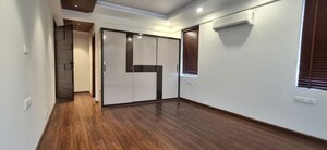 Room in 3 BHK Builder Floor at Sushant Lok I – for Rent