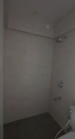 Room in 2 BHK Apartment at Sugee Atharva, Prabhadevi – for Rent