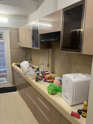 Furnished Amenities in 2 BHK Apartment at Kanakia Paris, Bandra East – for Rent