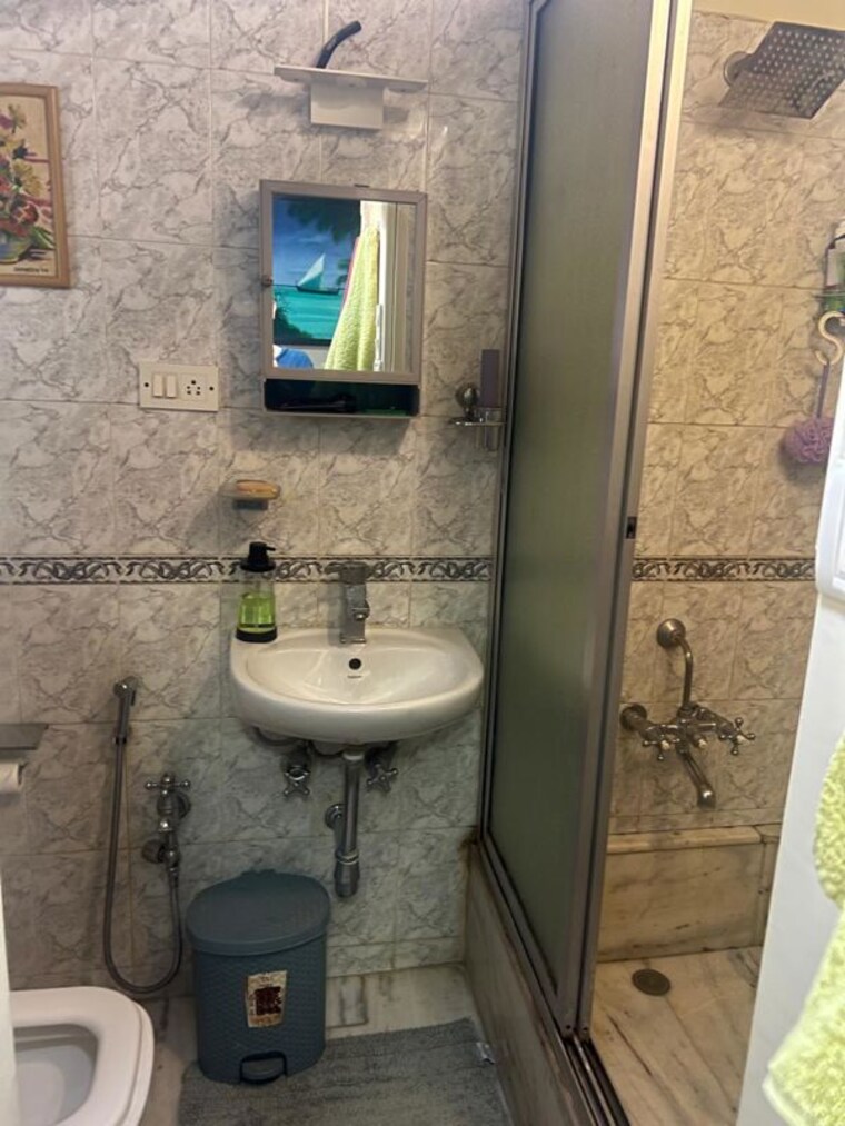 Bathroom, colaba-court 2 Bedroom 800 Sq.Ft. Apartment In Colaba Mumbai 10753119