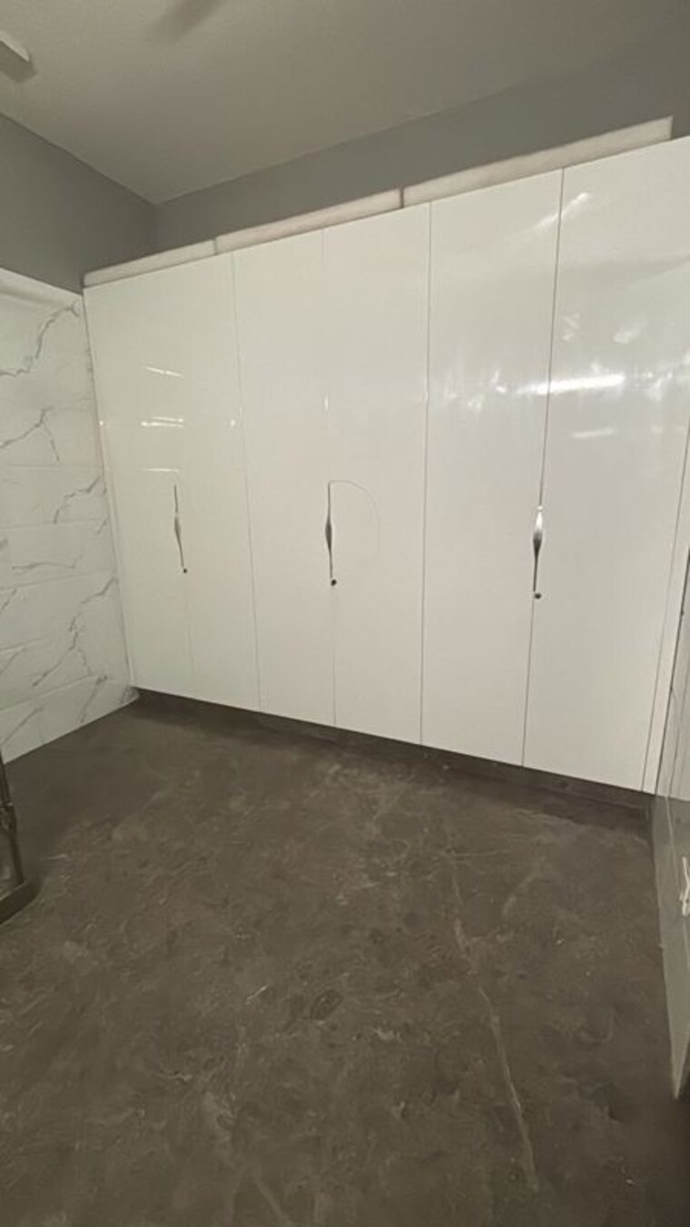 Room, greater kailash ii 2.5 Bedroom 217 Sq.Yd. Builder Floor In Greater Kailash ii Delhi 10753127