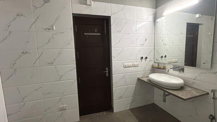 Kitchen, greater kailash ii 2.5 Bedroom 217 Sq.Yd. Builder Floor In Greater Kailash ii Delhi 10753127
