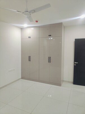 Room in 2 BHK Apartment at Rajapushpa Imperia, Tellapur – for Rent