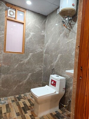 Bathroom in 1 RK Builder Floor at Sector 41 – for Rent