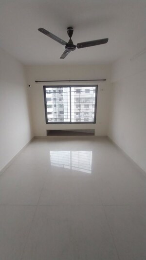 Room in 2 BHK Apartment at Ivory Towers CHS LTD, Bhakti Park – for Sale