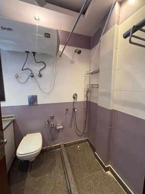 Team Area in 3 BHK Builder Floor at Greater Kailash I – for Rent
