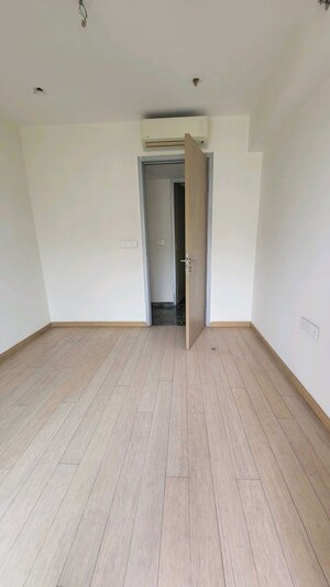 Room in 2 BHK Apartment at Lodha NCP Commercial Tower Supremus, Wadala – for Sale