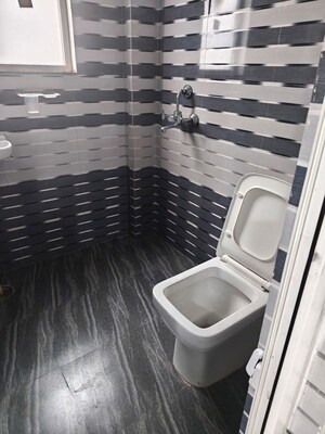 Balcony in 1 RK Builder Floor at Sector 41 – for Rent