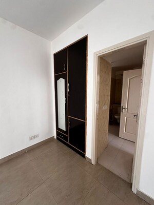 Room in 3 BHK Apartment at Tulip Orange, Sector 70 – for Rent