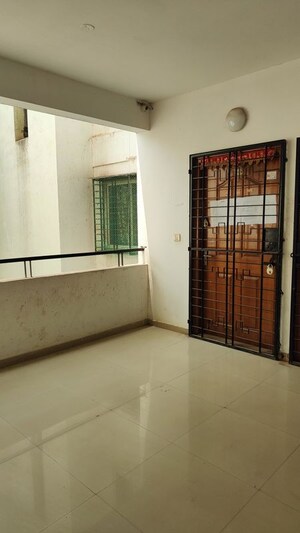 Room in  Apartment at Mantana Kurchi – for Sale