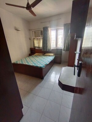 Bedroom in 2 BHK Apartment at Lokhandwala Complex – for Rent