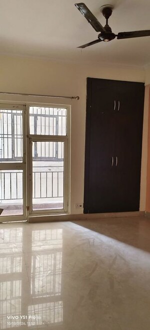 Room in 3.5 BHK Apartment at Aims Golf City, Sector 75 – for Rent