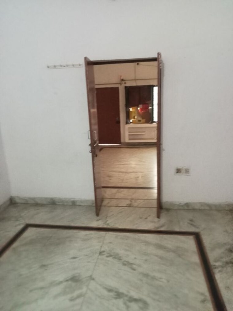 Room, gomti nagar 1 Bedroom 900 Sq.Ft. Builder Floor In Gomti Nagar Lucknow 10753230