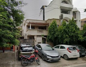  Independent House For Sale in New Friends Colony