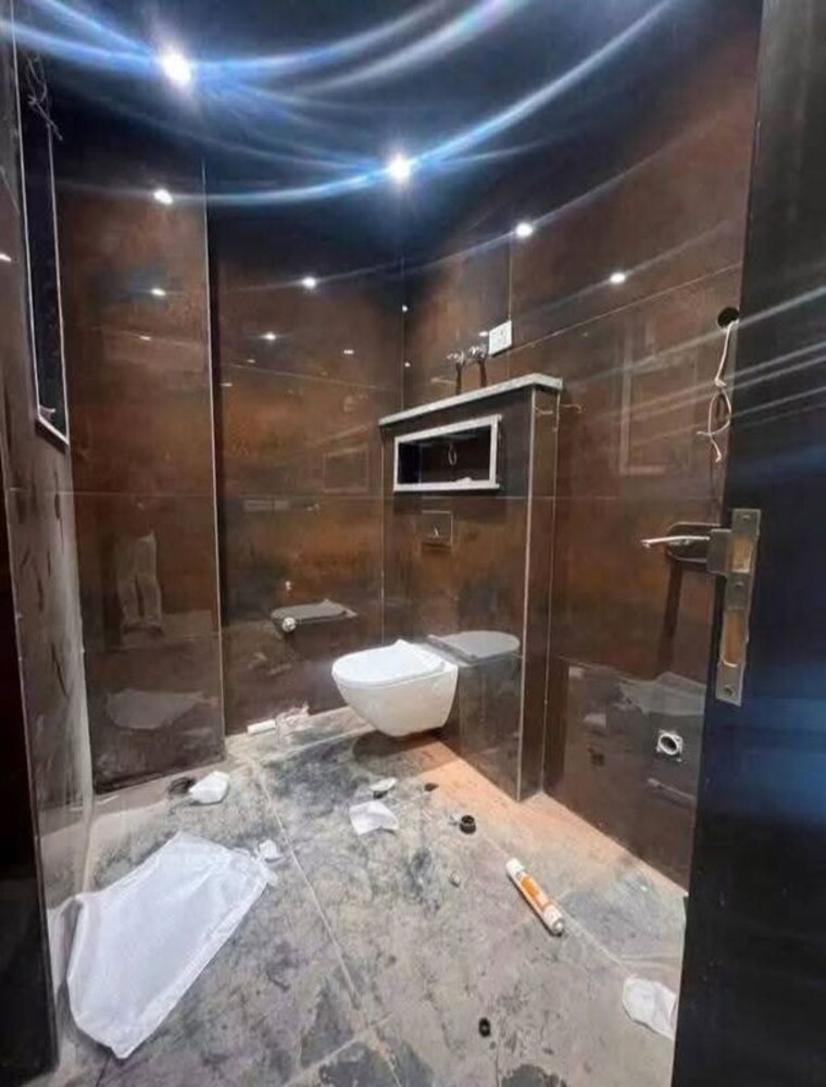 Attached Bathroom, hauz khas 3 Bedroom 250 Sq.Yd. Builder Floor In Hauz Khas Delhi 10753345