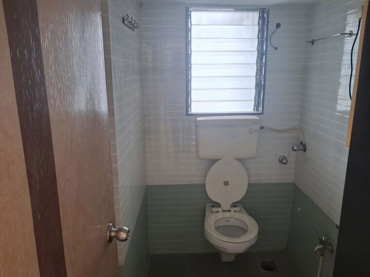 Bathroom, bhutra-prem-nagar 3 Bedroom 1300 Sq.Ft. Apartment In Mira Road East Thane 10753346