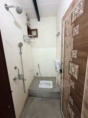 Attached Bathroom in 1 RK Independent House at Rajpur – for Rent