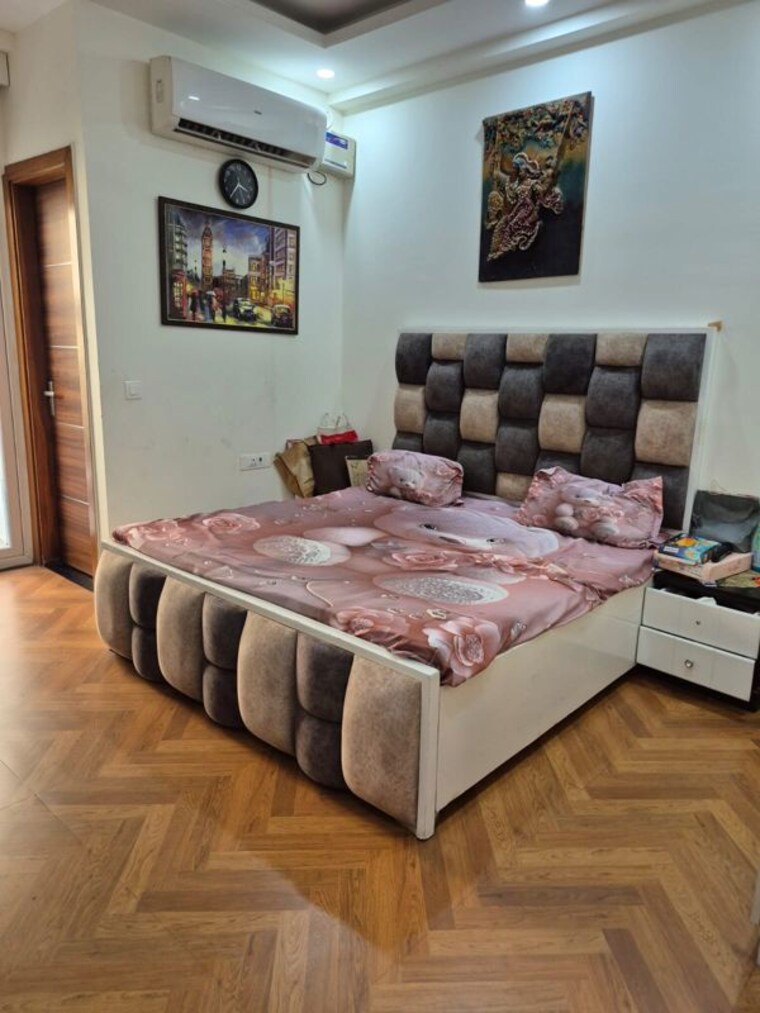 Bedroom, vipul-world-floors 3 Bedroom 192 Sq.Yd. Builder Floor In Sector 48 Gurgaon 10753535