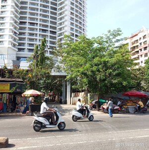 2 BHK Apartment – Entrance View at JP Decks, Goregaon East - for Sale