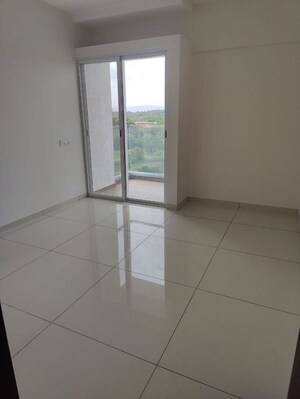 Room in 2 BHK Apartment at Yashwin Orizzonte, Kharadi – for Sale