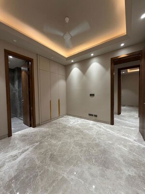 Room in 4 BHK Builder Floor at Greater Kailash I – for Rent