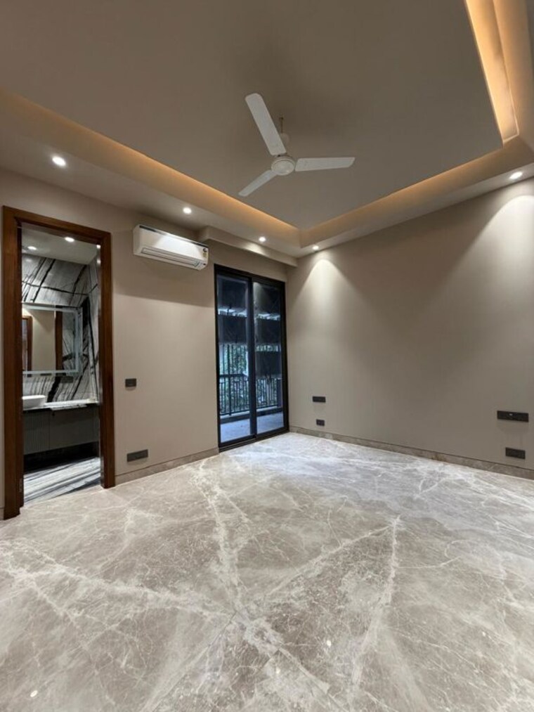 Room, greater kailash i 4 Bedroom 300 Sq.Yd. Builder Floor In Greater Kailash I Delhi 10753547