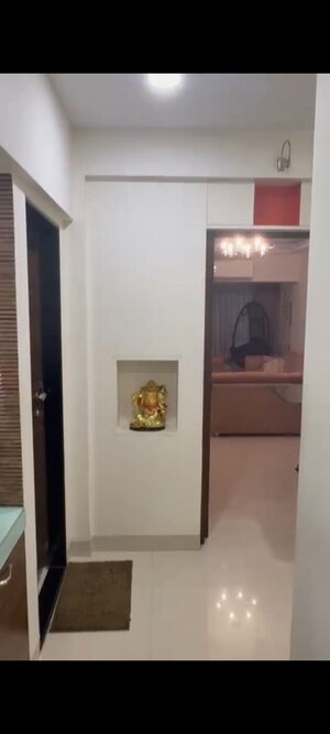 Furnished Amenities in 2 BHK Apartment at Aaradhana Chs Lokhandwala, Lokhandwala – for Rent