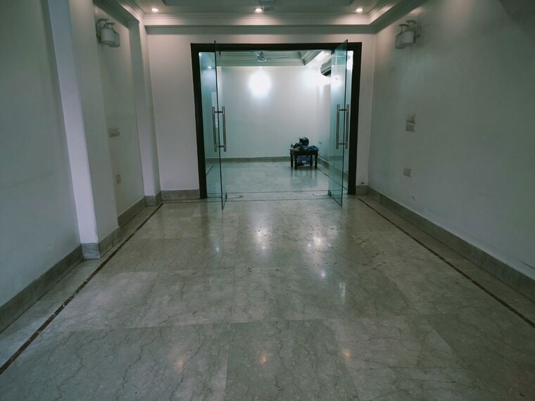 Room, greater kailash i 3 Bedroom 208 Sq.Yd. Builder Floor In Greater Kailash I Delhi 10753559