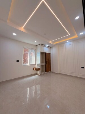 Room in 3.5 BHK Builder Floor at Arya Pura – for Sale
