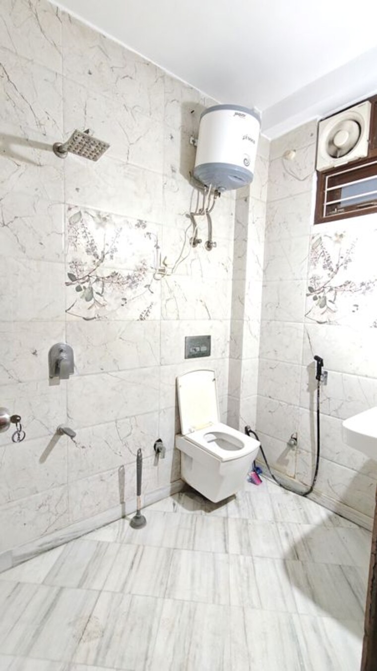 Bathroom, malviya nagar 1 RK 500 Sq.Ft. Builder Floor In Malviya Nagar Delhi 10753573