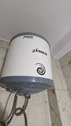 Team Area in 1 RK Builder Floor at Malviya Nagar – for Rent