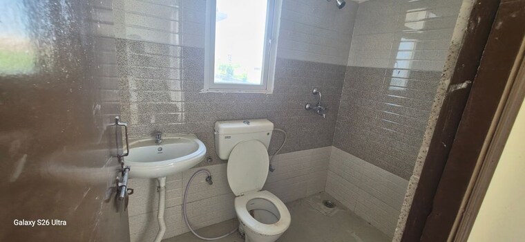 Bathroom, signature-orchard-avenue-2 2 Bedroom 617 Sq.Ft. Apartment In Sector 93 Gurgaon 10753650