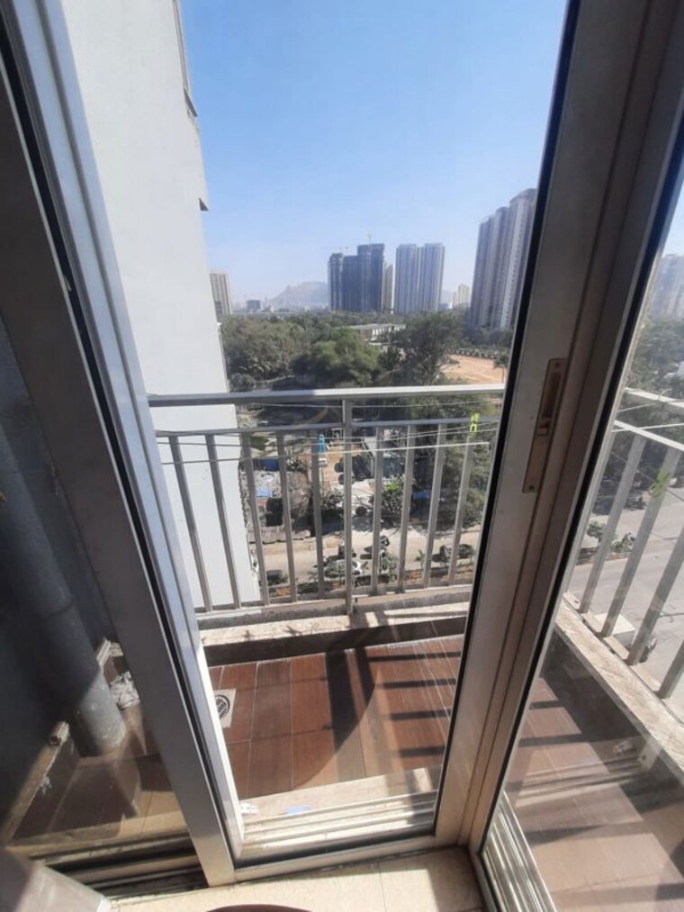 Balcony, wadhwa-elite-platina 3 Bedroom 939 Sq.Ft. Apartment In Kolshet Road Thane 10753664