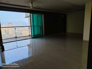 Room in 2 BHK Apartment at Cloud 36 Mumbai, Ghansoli – for Rent