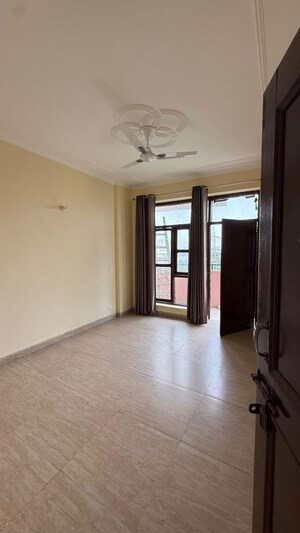 Room in 3 BHK Apartment at Landmark The Homes 81, Sector 81 – for Rent