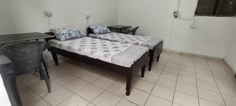 Bedroom, sector 39 Pg For Girls In Sector 39 10753720