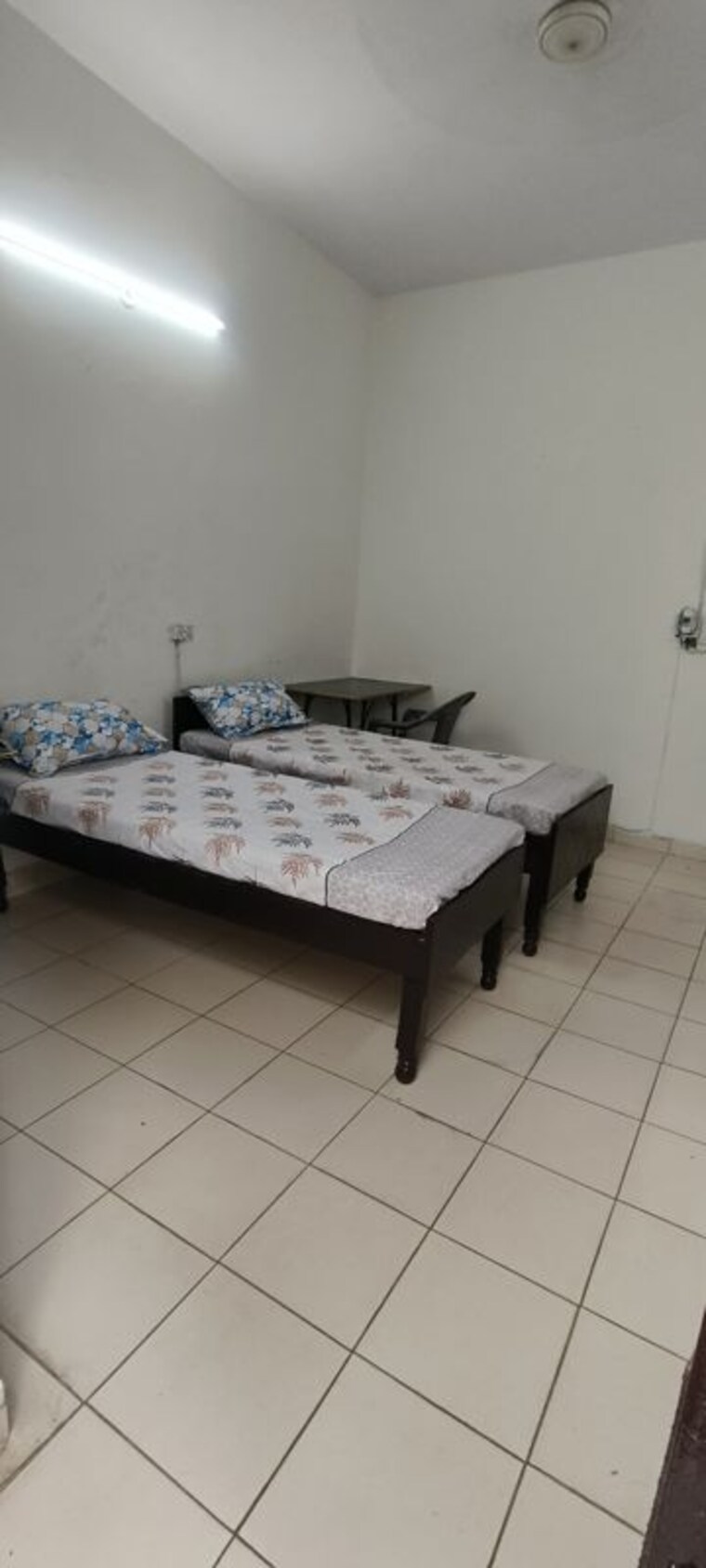 Bedroom, sector 39 Pg For Girls In Sector 39 10753720