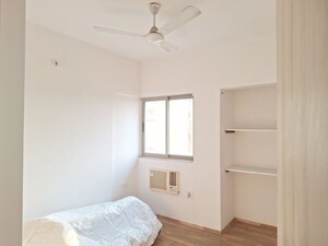 Room in 2.5 BHK Apartment at Lodha Casa Rio Gold, Dombivli East – for Rent
