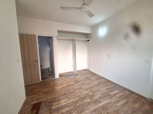 Room in 2.5 BHK Apartment at Lodha Casa Rio Gold, Dombivli East – for Rent