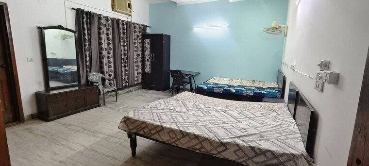 Bedroom, sector 30 Pg For Girls In Sector 30 10753741