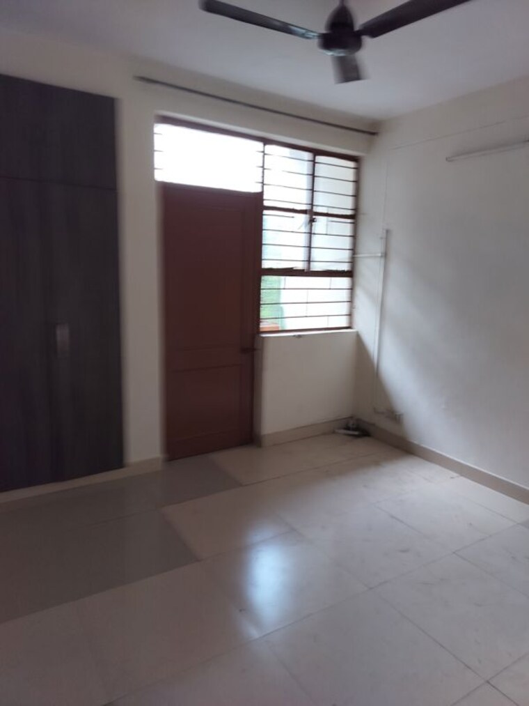 Room, sector 14 dwarka 1 Bedroom 450 Sq.Ft. Apartment In Sector 14 Dwarka Delhi 10753769