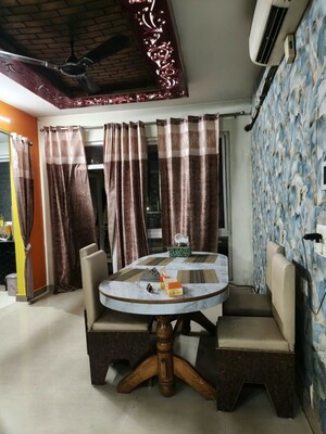 Team Area in 3 BHK Apartment at Kalptaru Apartment, Gomti Nagar – for Rent